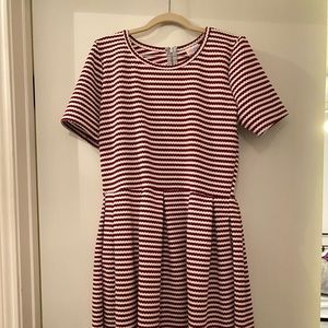 LuLaRoe 2XL Amelia Dress Maroon Stripes